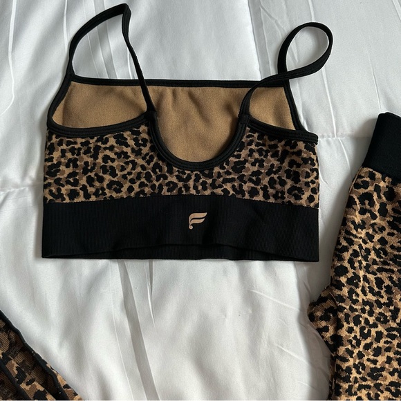 Fabletics Leopard Print Matching Set - Picture 4 of 5